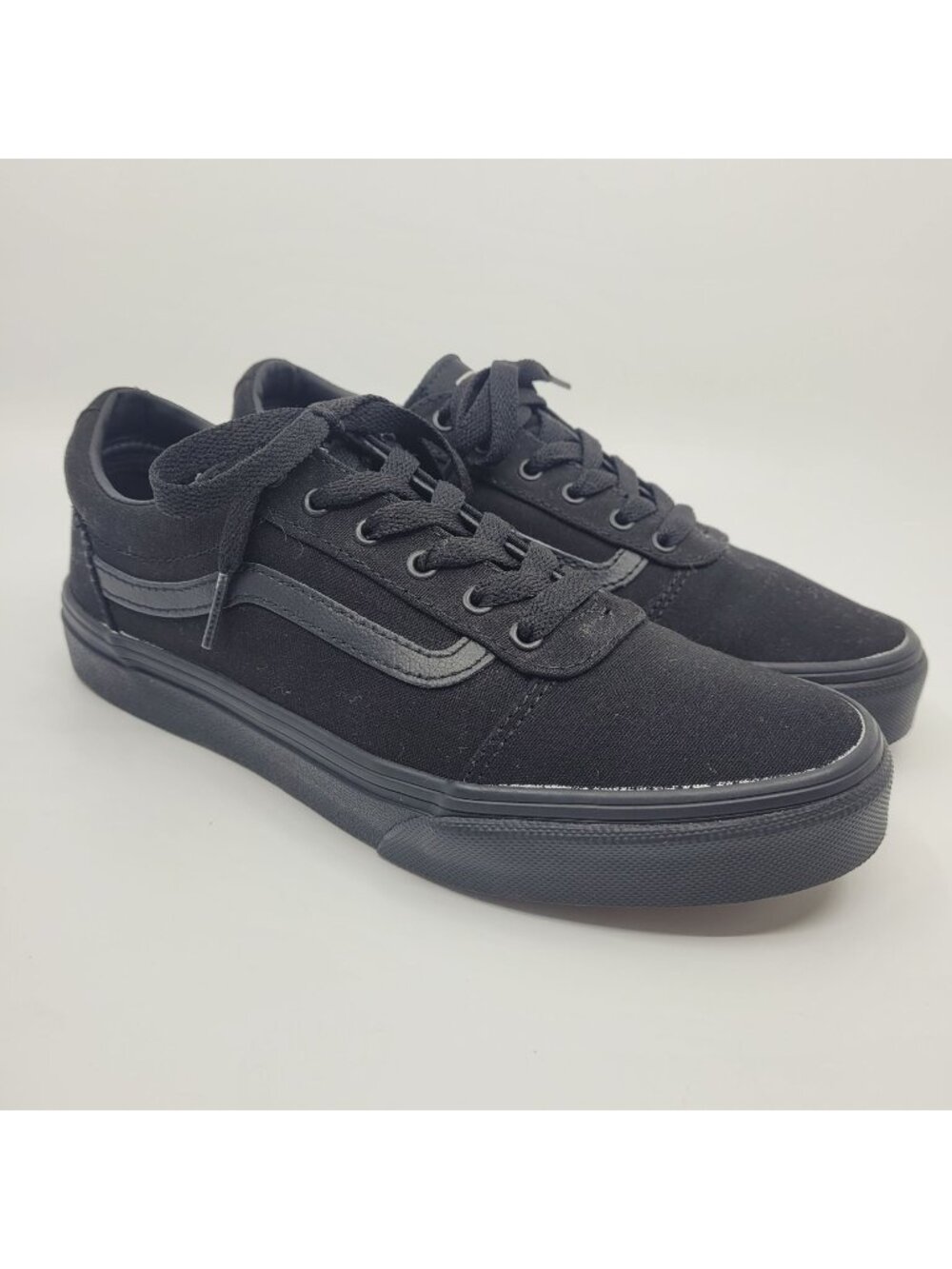 Vans Boys Sneakers Youth Size 5 Old Skool Ward Triple Black Canvas
